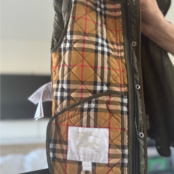 Burberry Quilted Jacket in Olive Green size 6 - Picture 6 of 9